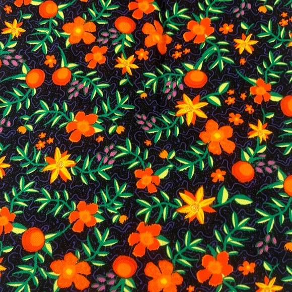 LuLaRoe Women’s Cassie Pencil Skirt/Size: M /Color: Multi Floral Print (NWT) - Picture 4 of 7